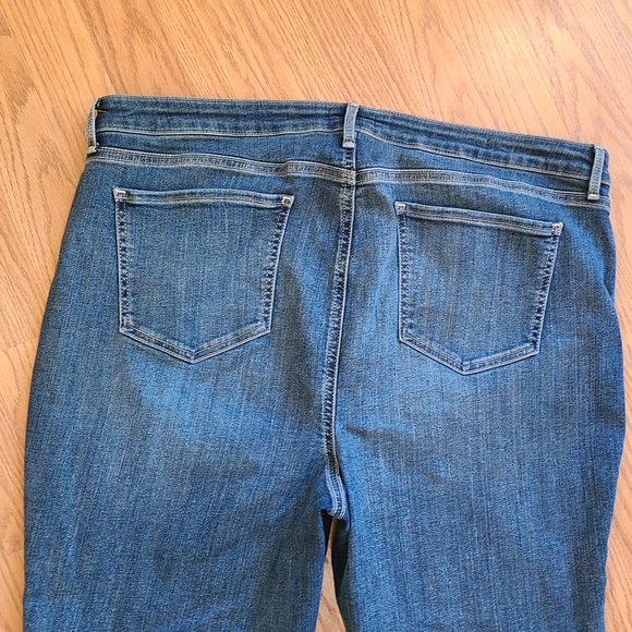 NYDJ Barbara Boot Cut Jeans - Picture 5 of 7